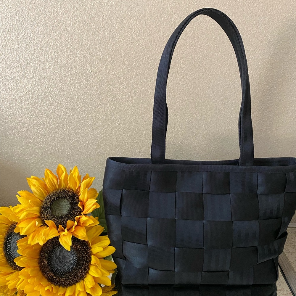 🌻Original Harvey’s Seatbelt Bag in Black🌻